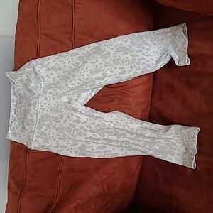 Lululemon 3/4 leggings size 2